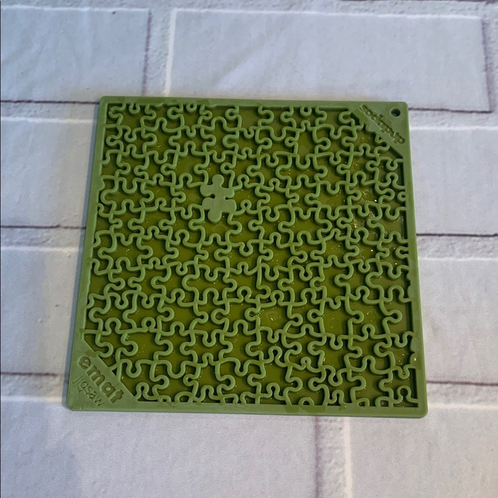 Sodapup Green Silicone Pet Puzzle Enrichment Mat